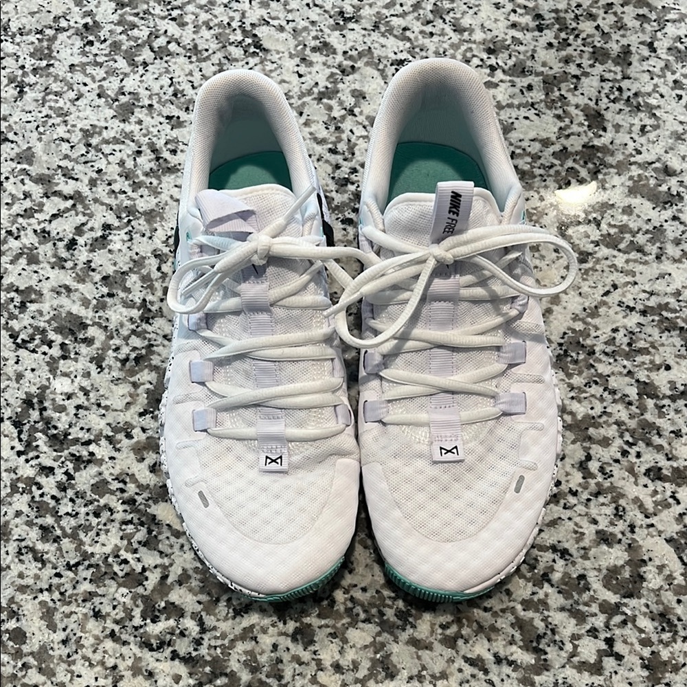 Nike Metcon 5 White Emerald Rise Size 9.5 Women’s